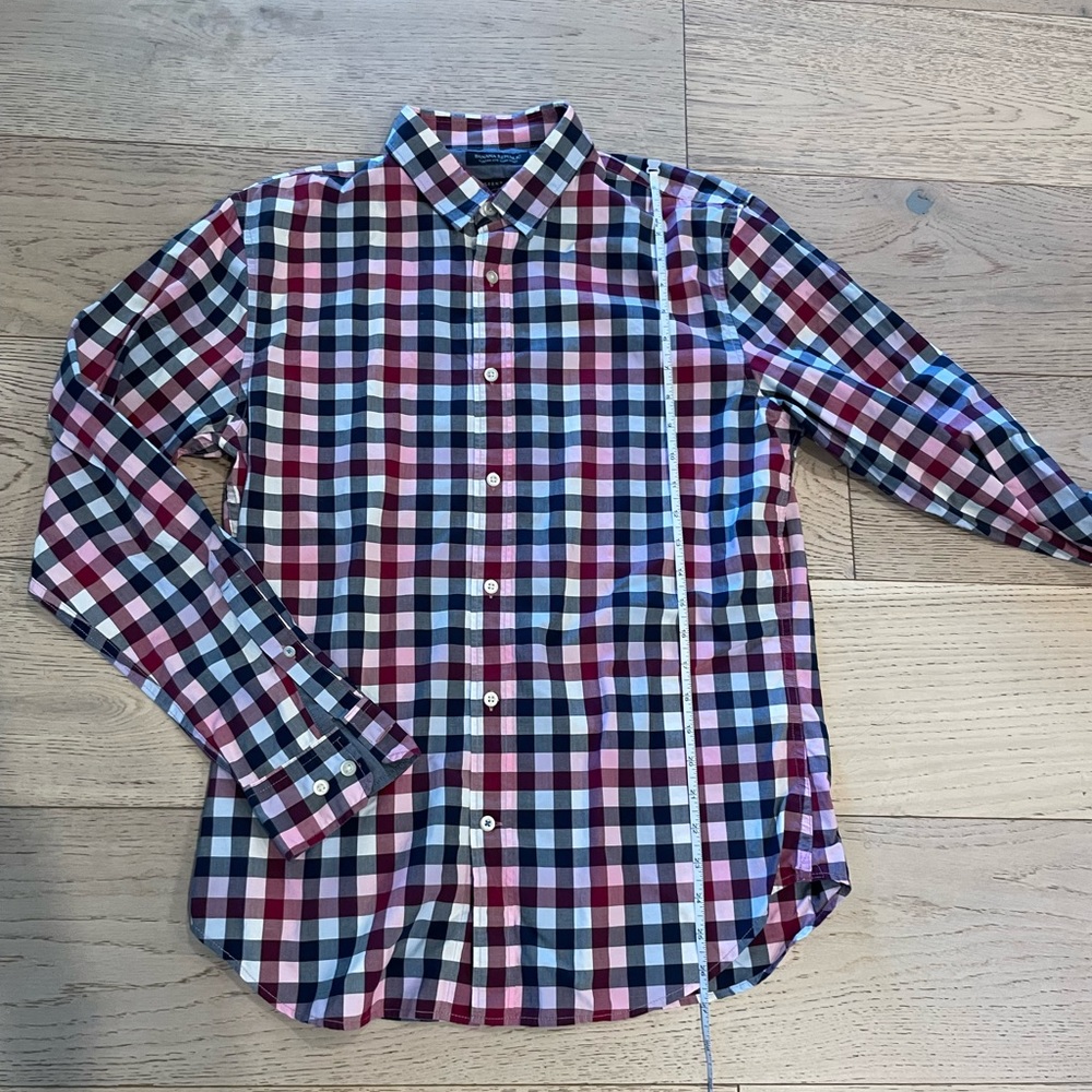Banana Republic Men’s Button Down Long Sleeve Shirt Size Medium.